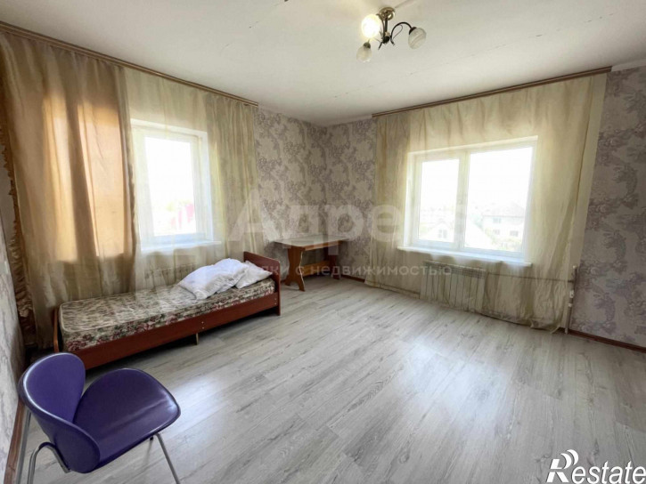 3-комн квартира ул. Джаныбековская,  д.20