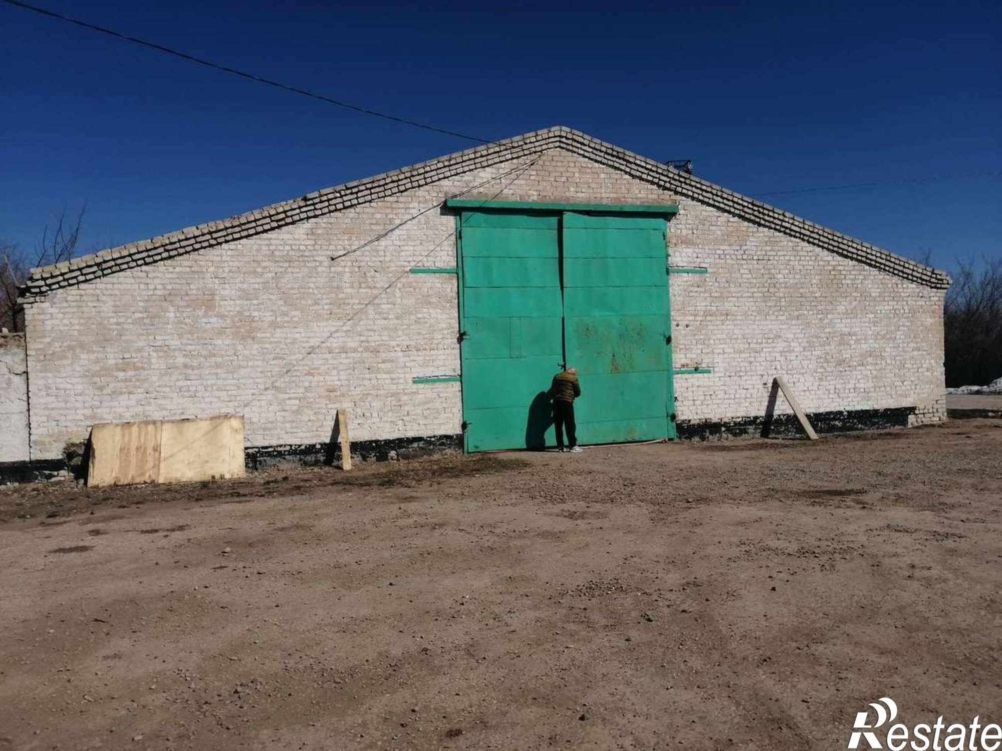 Купить помещение свободного назначения за 15 000 000 рублей на Революционная улица, 253