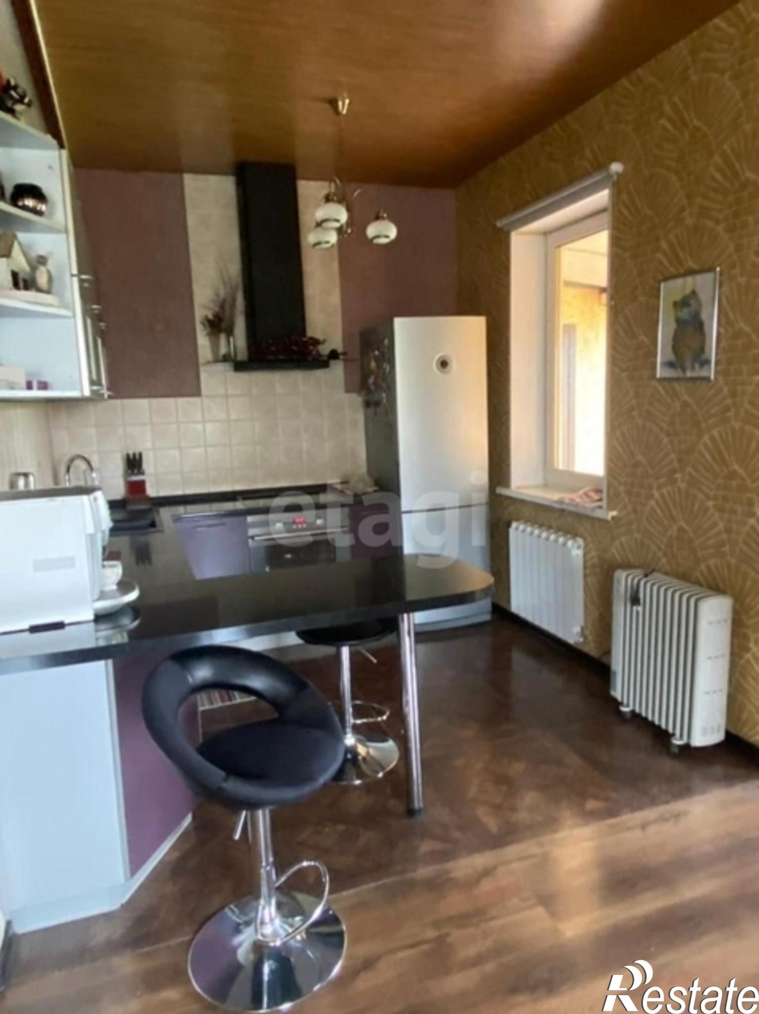 Купить дачу, дом, коттедж за 11 000 000 рублей на улица Молокова