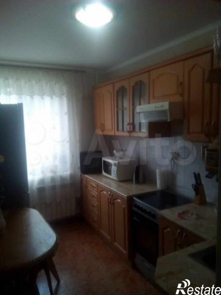 3-комн квартира Космонавтов ул, 4б