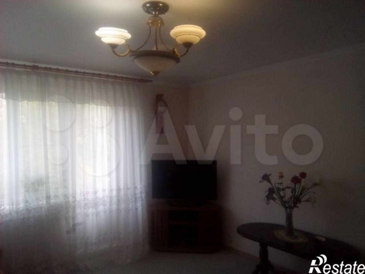3-комн квартира Космонавтов ул, 4б