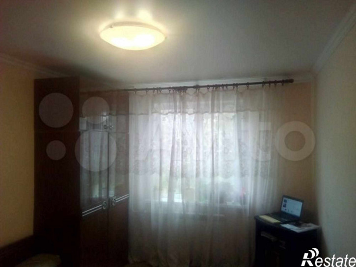 3-комн квартира Космонавтов ул, 4б