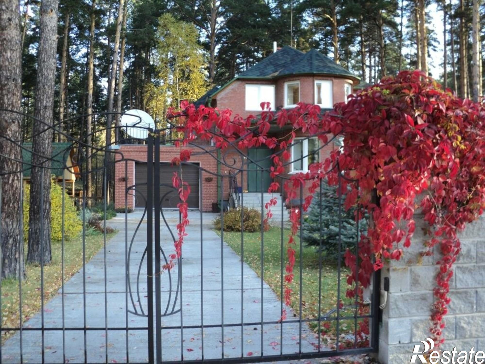 Купить дачу, дом, коттедж за 27 000 000 рублей на Радужная, 40