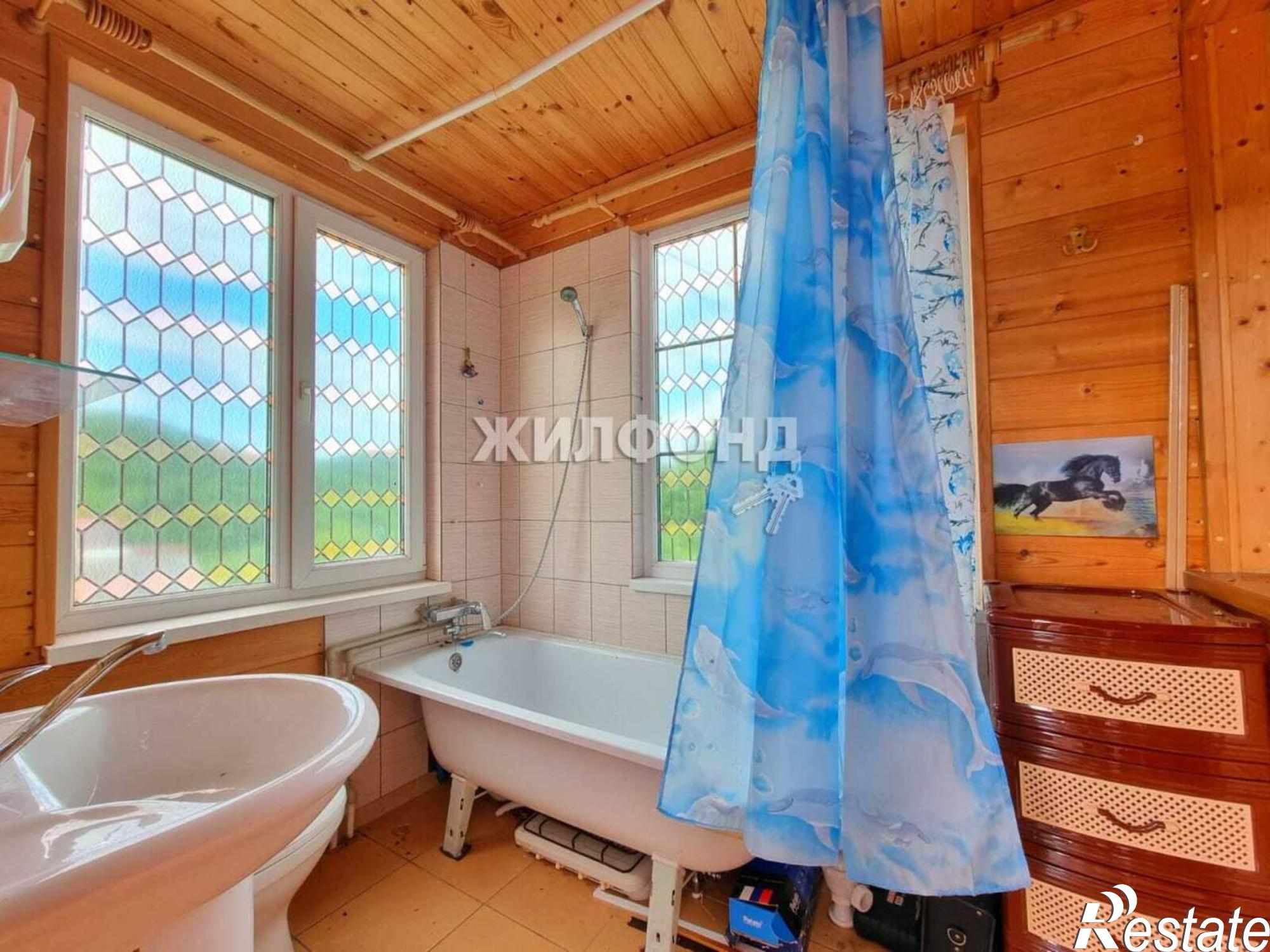 Купить дачу, дом, коттедж за 5 250 000 рублей на Школьная улица
