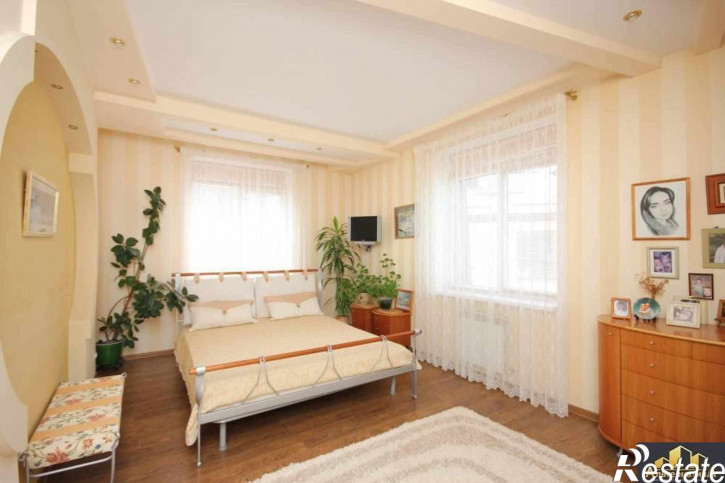 5-комн квартира Декабристов ул.