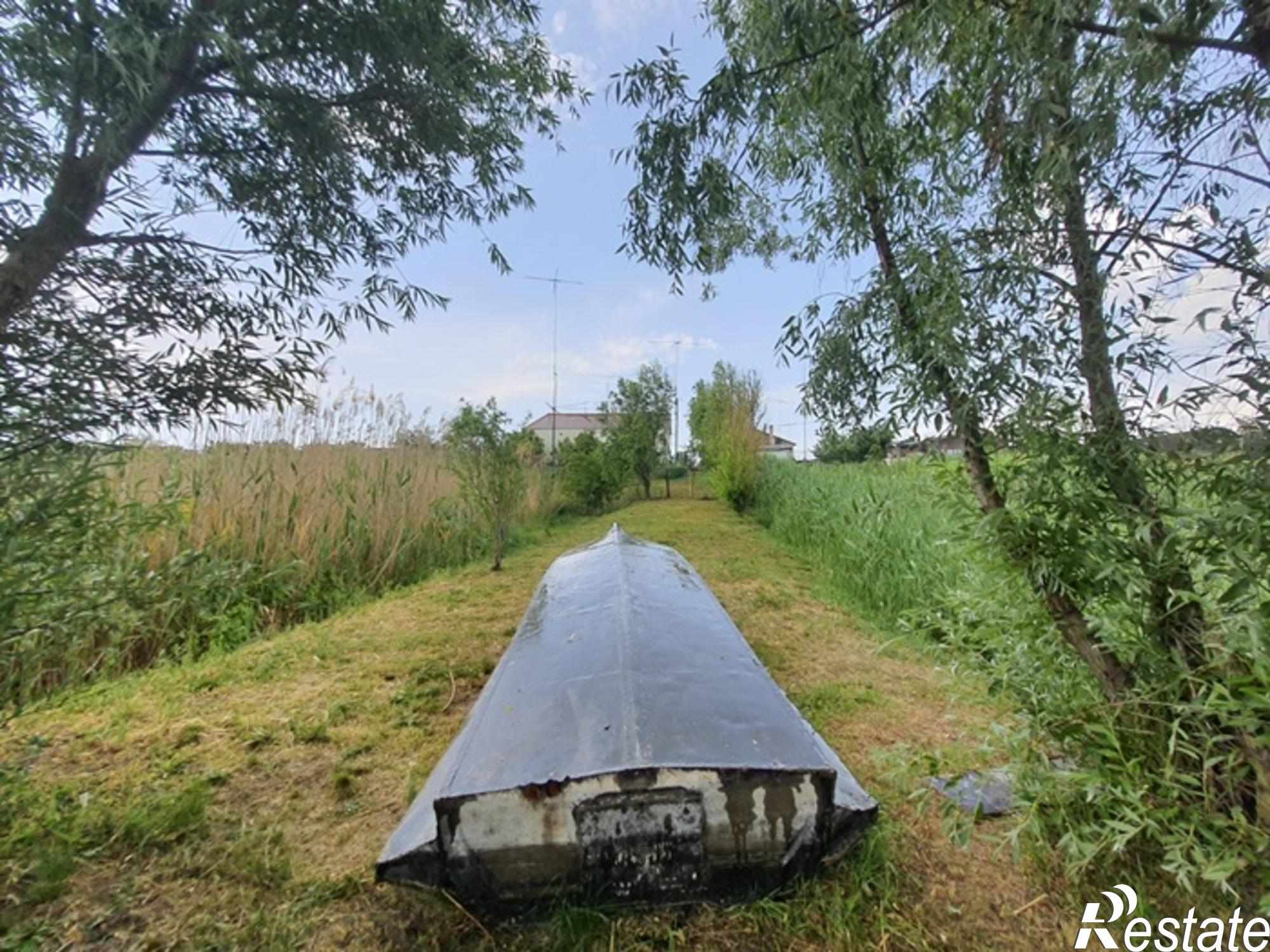 Купить дачу, дом, коттедж за 5 500 000 рублей на азовская улица, 25