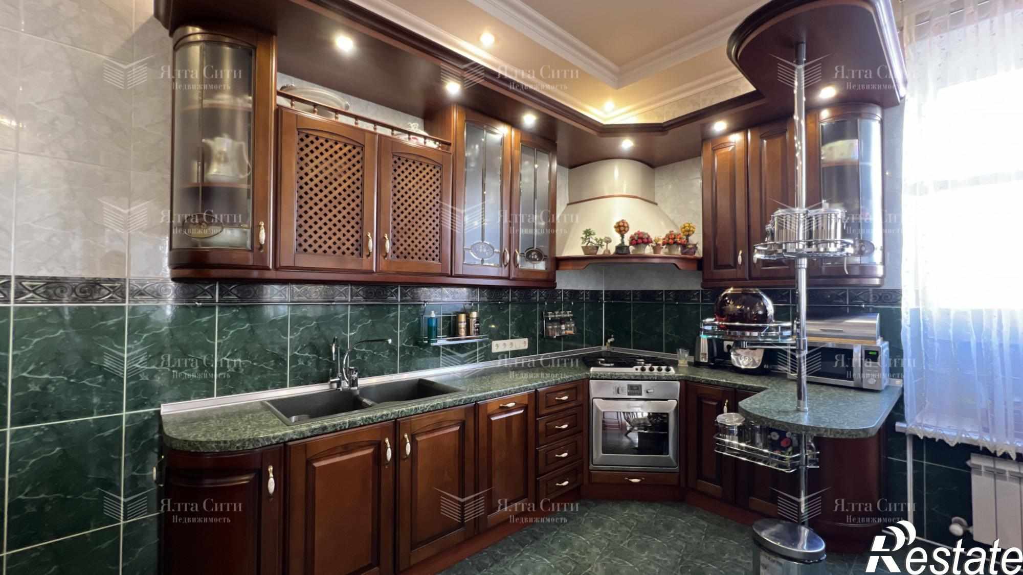 Купить дачу, дом, коттедж за 68 000 000 рублей на Ломоносова ул., 11