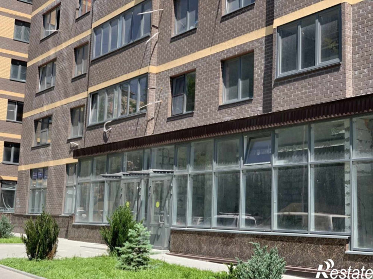1-комн квартира в новом доме Комарова б-р