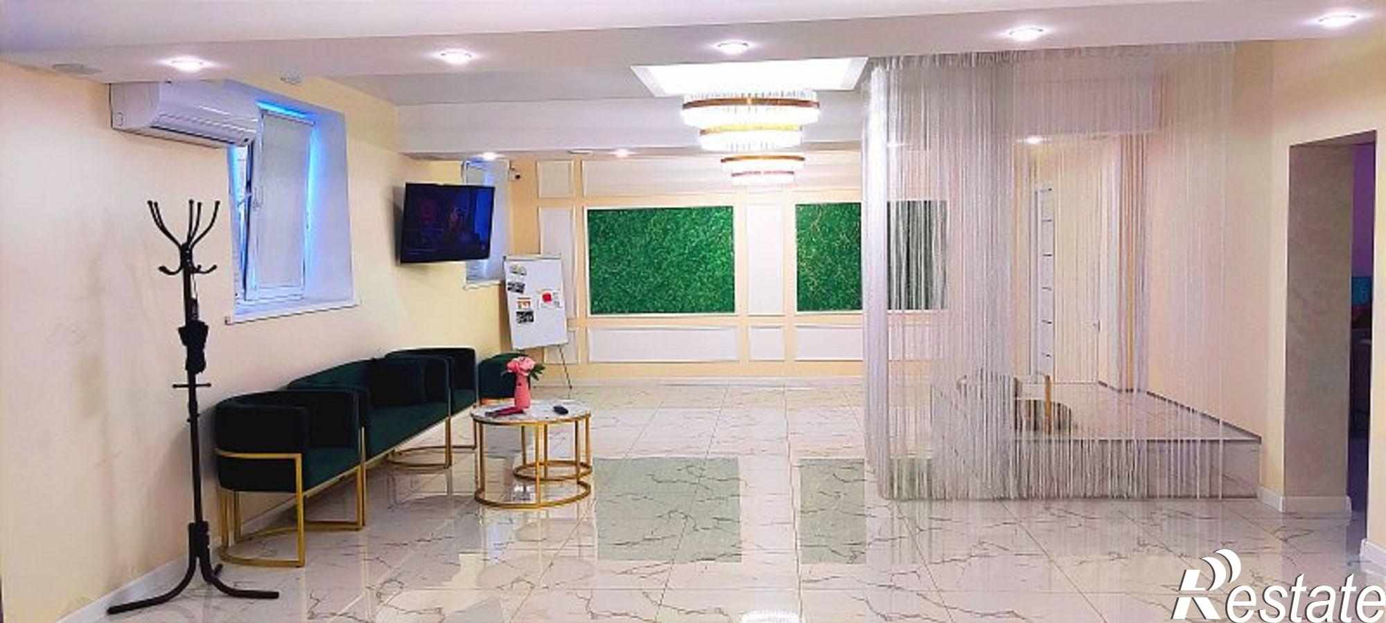 Купить офис, помещение под офис за 11 500 100 рублей на Балаклавская улица