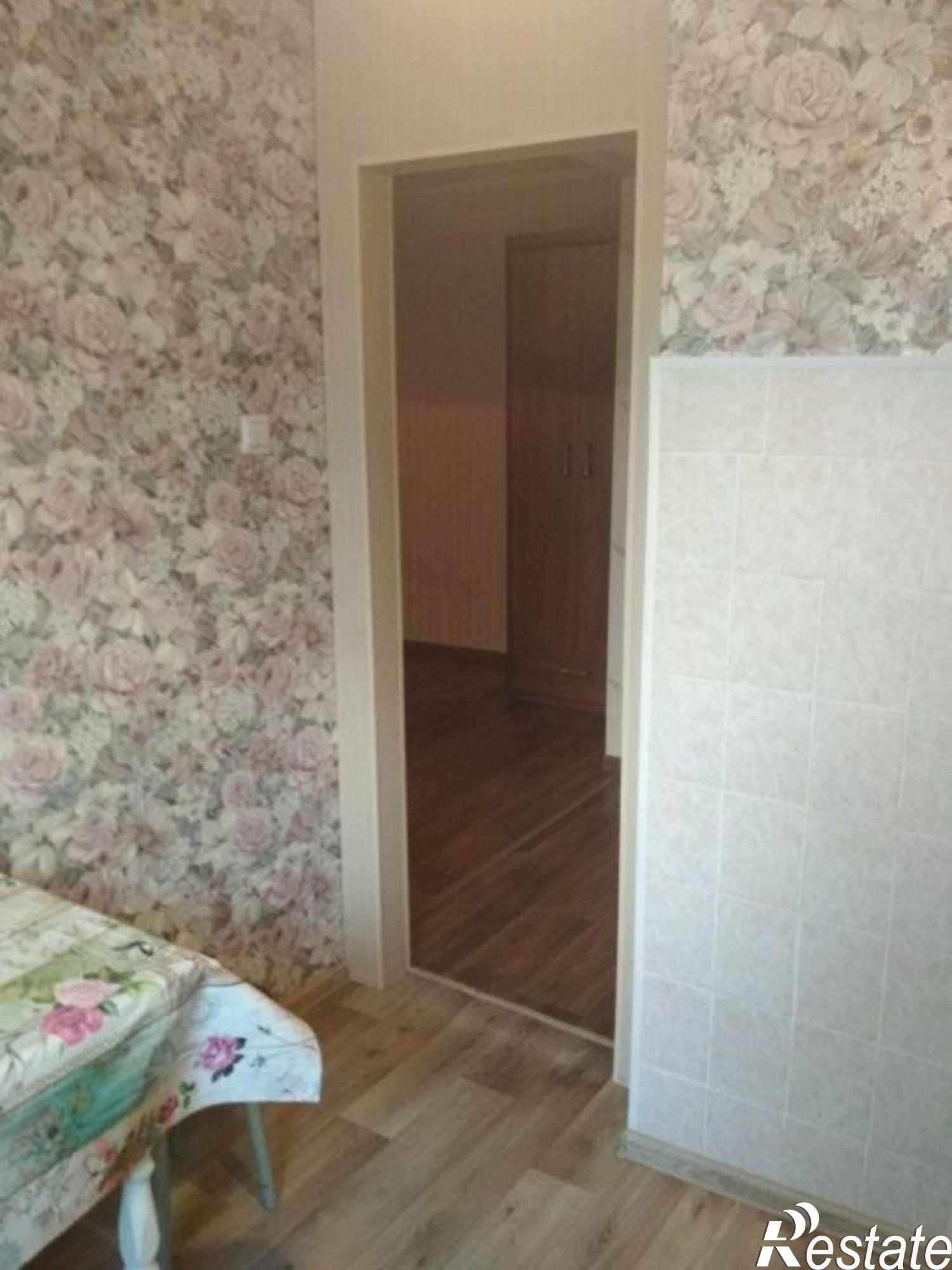 Сдать квартиру за 15 000 рублей на Комиссарова ул, 43
