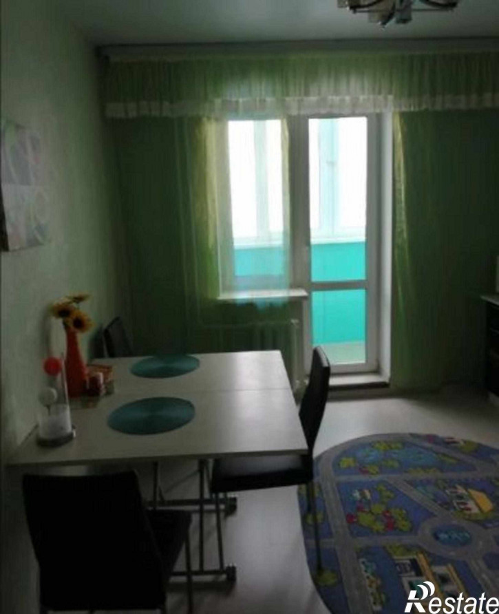 2-комн квартира Крайнова ул, 4