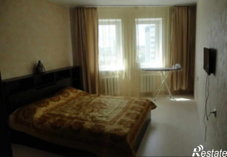 2-комн квартира Крайнова ул, 4