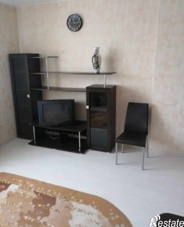 2-комн квартира Крайнова ул, 4