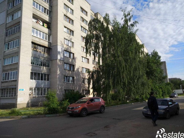 2-комн квартира Маршала Воронова ул, 9
