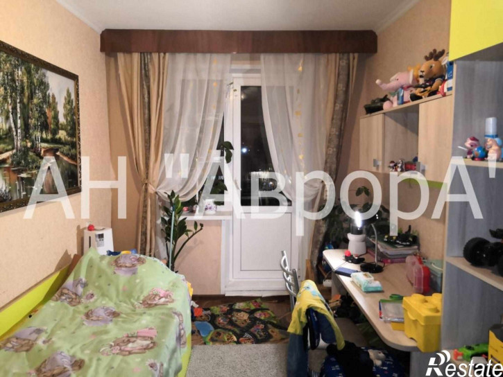 4-комн квартира Голубева ул, 4