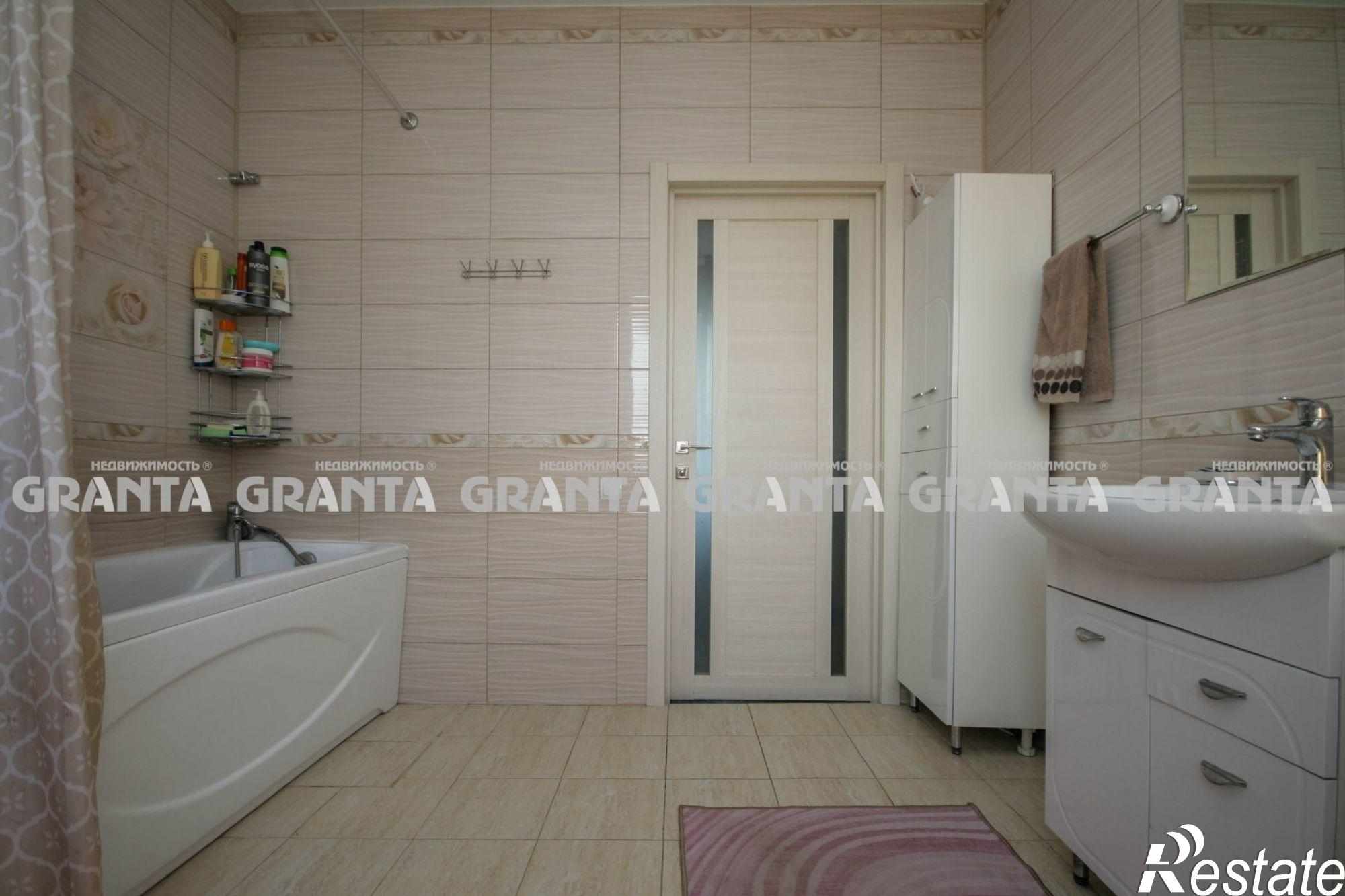 Купить дачу, дом, коттедж за 10 500 000 рублей на ул. Светлая, 26А