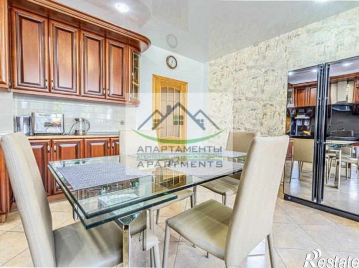 4-комн квартира Адмиральского ул, 8к3