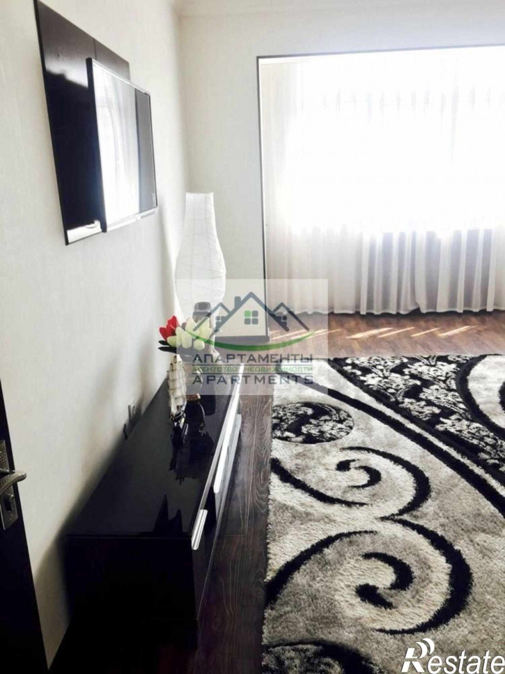 4-комн квартира Адмиральского ул, 8к3