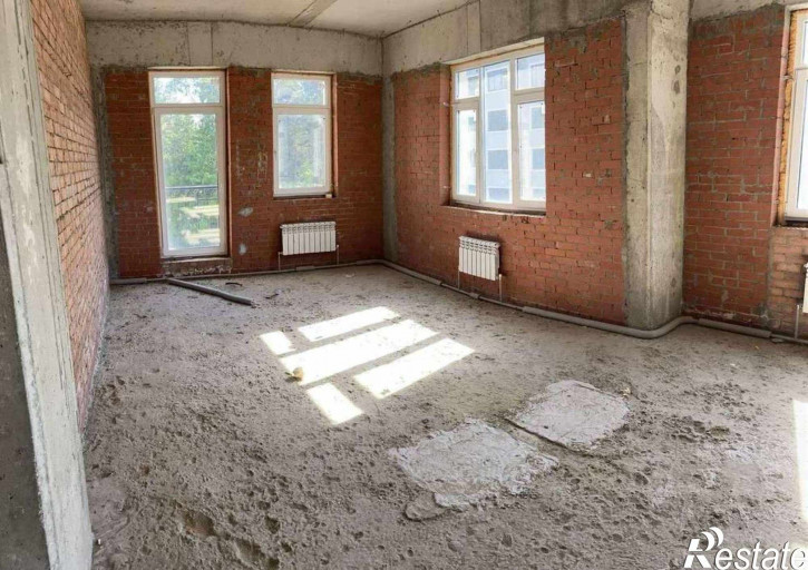 4-комн квартира Баныкина улица, 11б