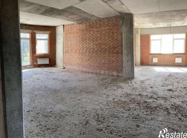 4-комн квартира Баныкина улица, 11б