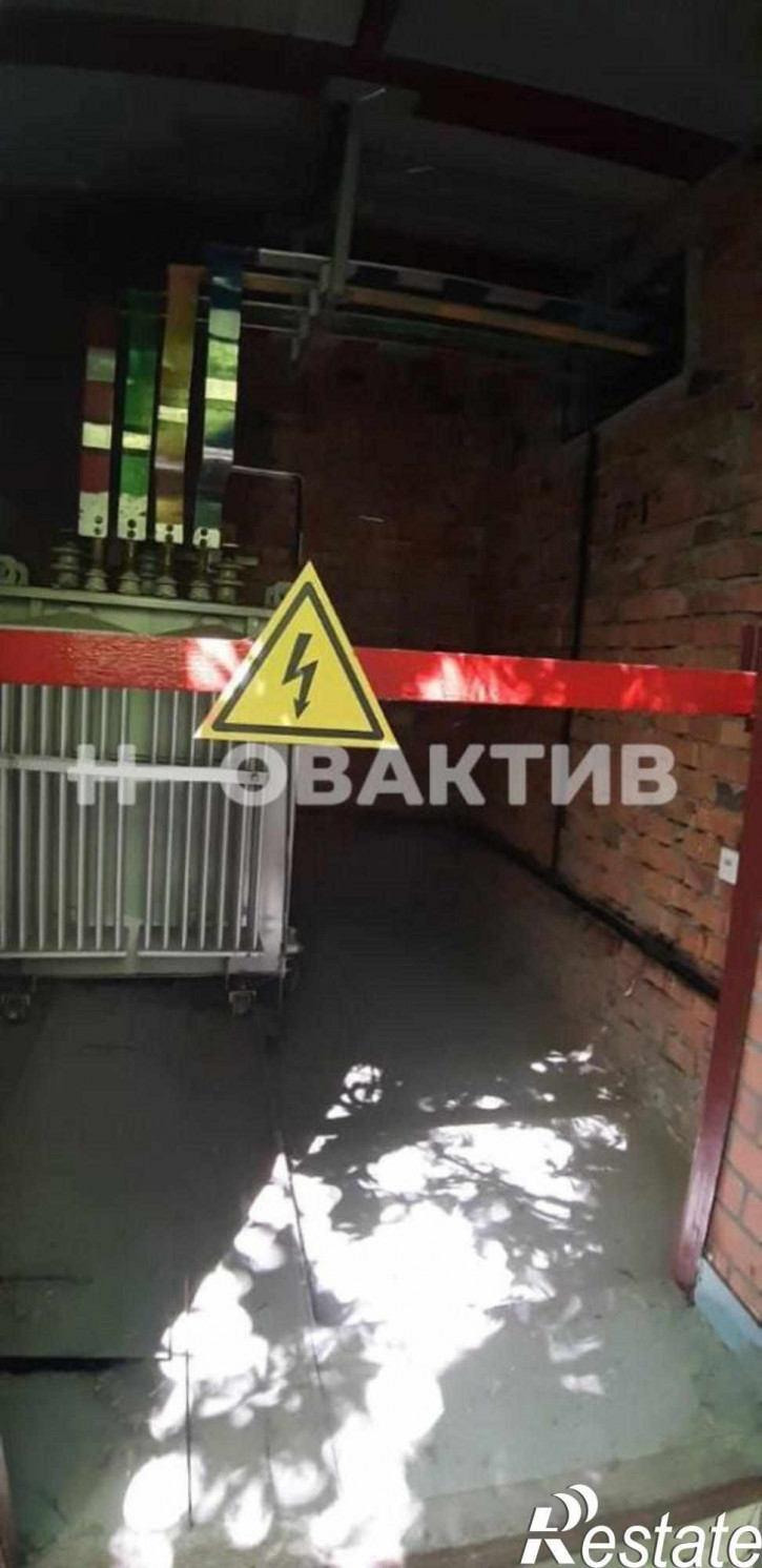 Помещение свободного назначения улица Селезнева, 33