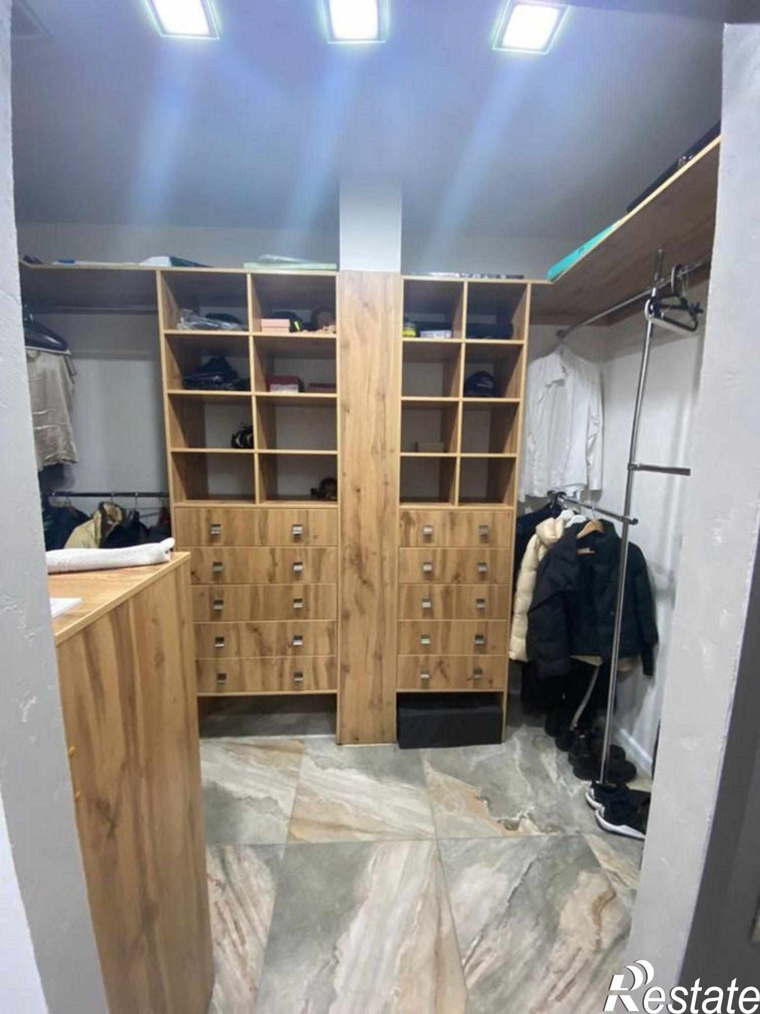 Купить квартиру за 4 750 000 рублей на ул. Виктора Уса,4