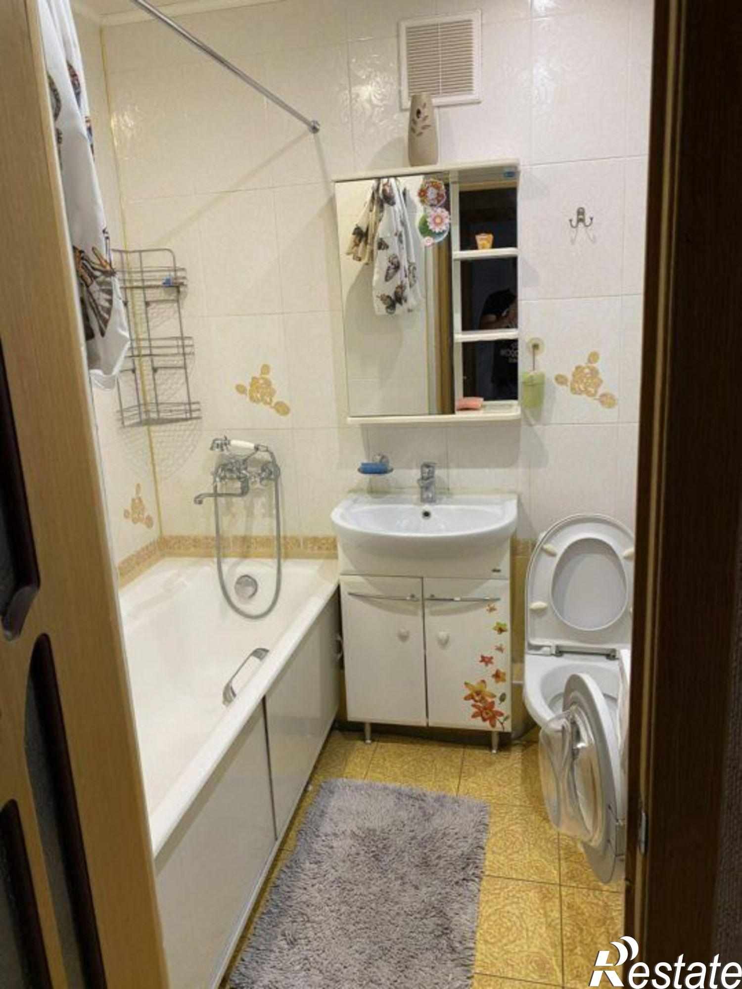 Сдать квартиру за 27 000 рублей на Строителей пр-кт, 15Е