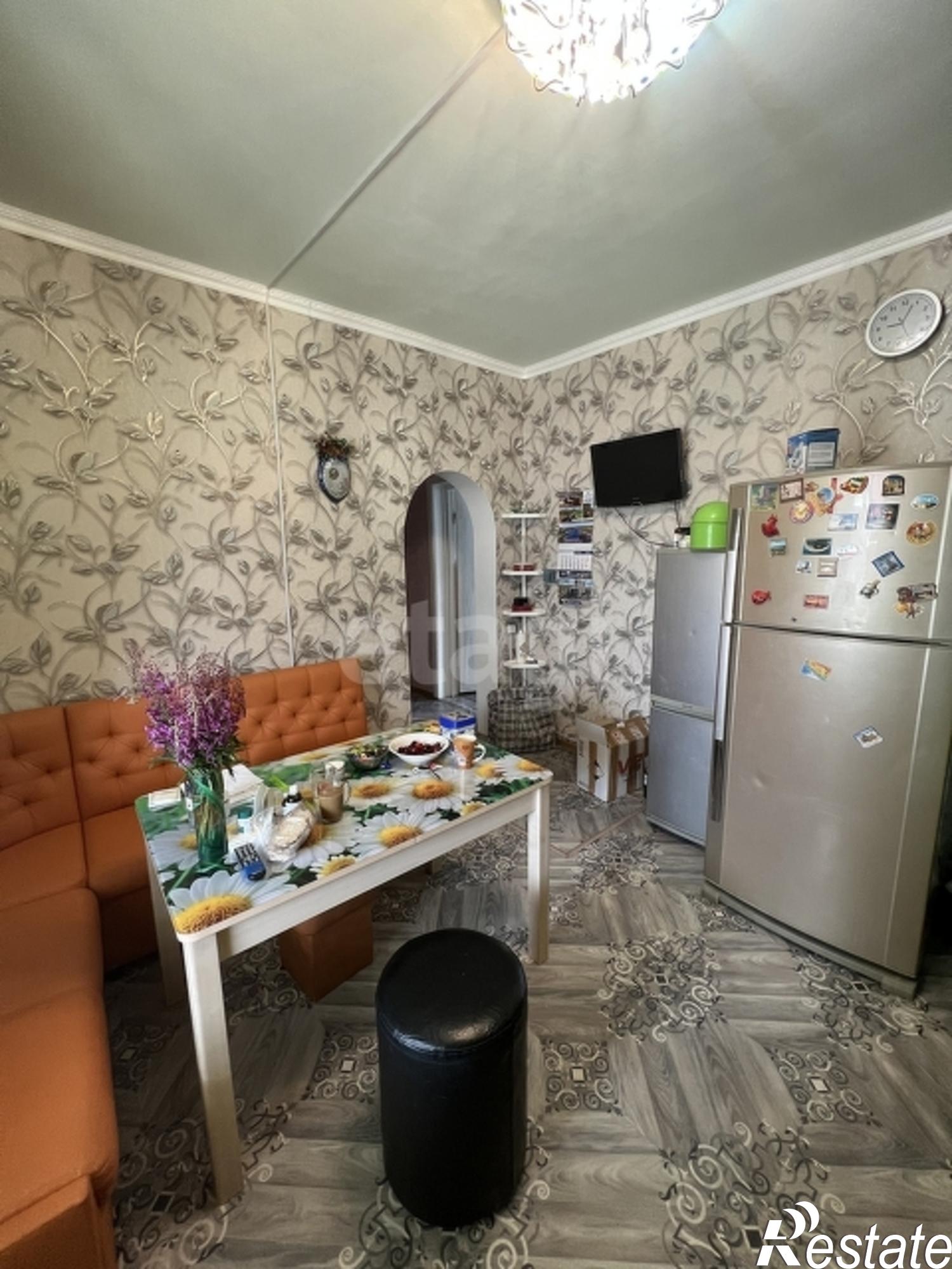 Купить дачу, дом, коттедж за 11 000 000 рублей на Молодежная