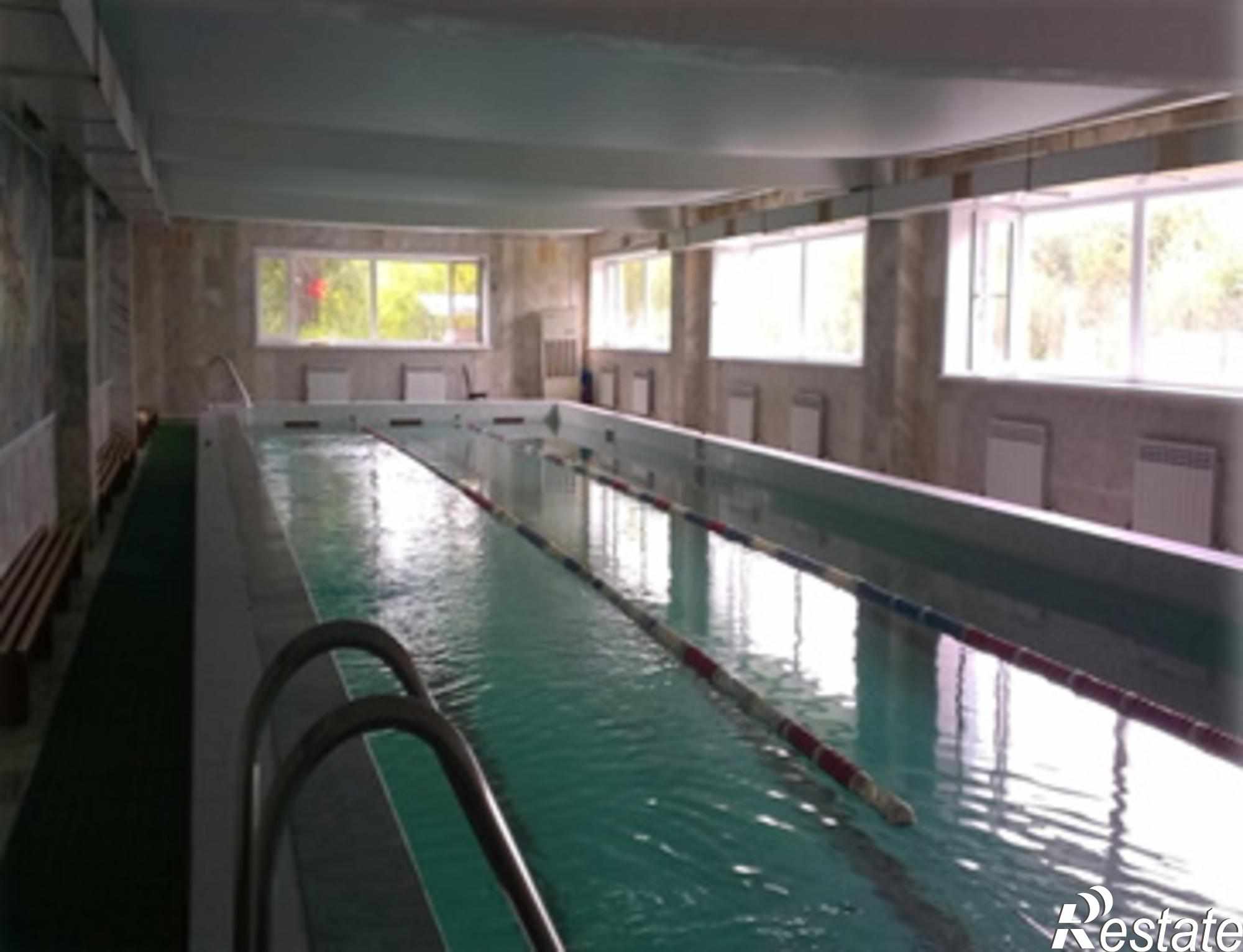 Купить торговое помещение за 12 000 000 рублей на Урицкого улица, д.23