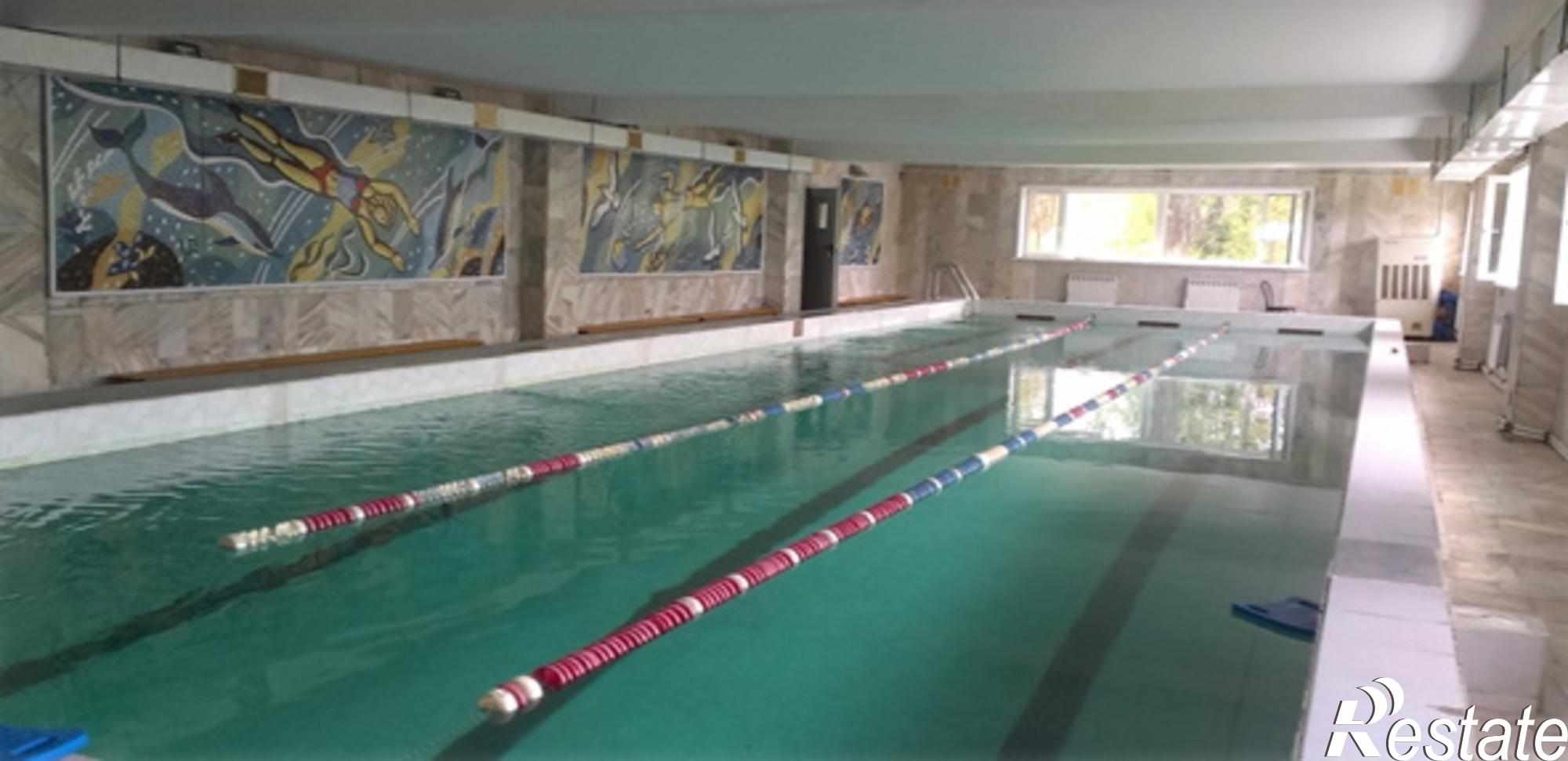 Купить торговое помещение за 12 000 000 рублей на Урицкого улица, д.23