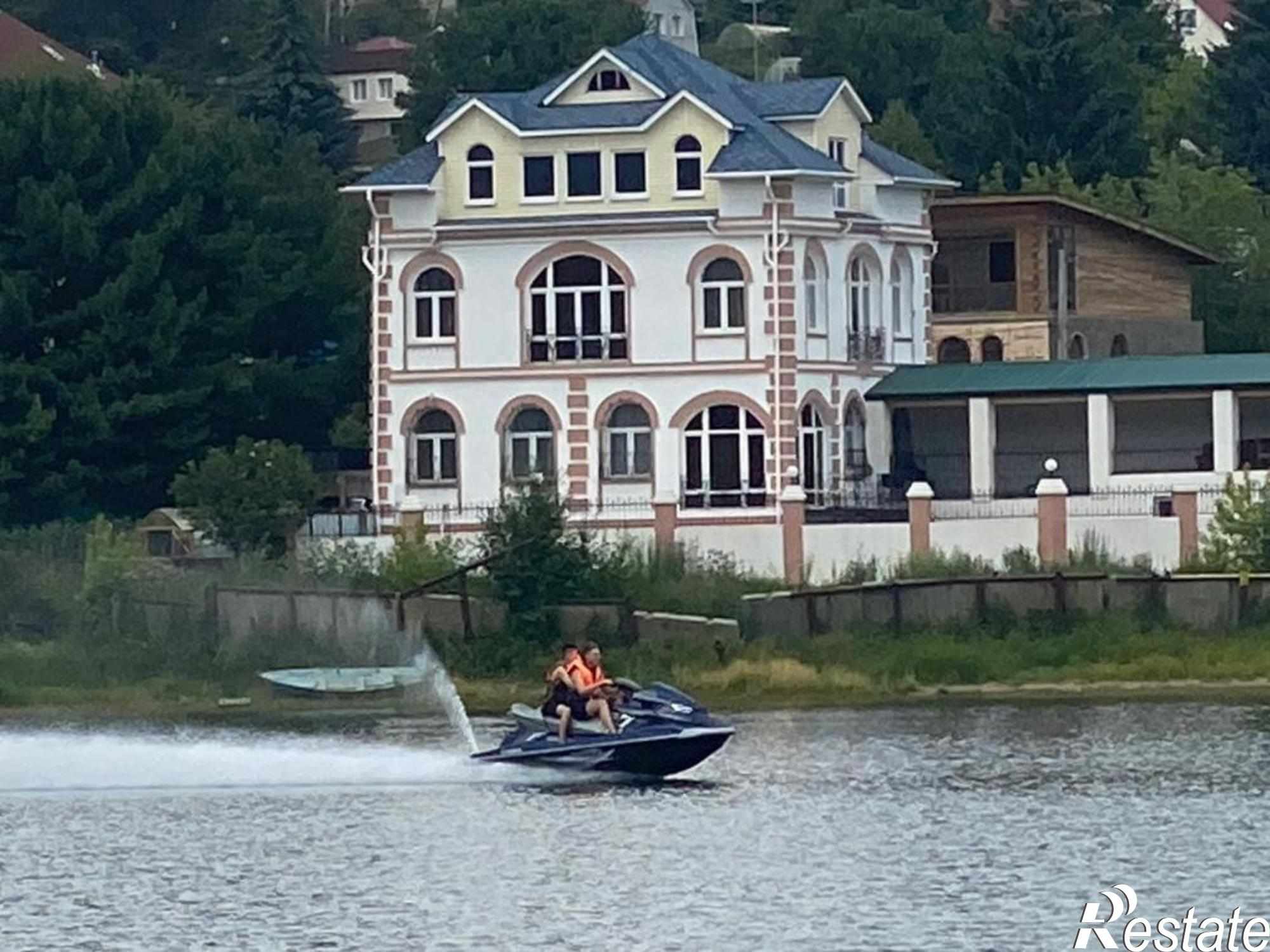 Купить дачу, дом, коттедж за 29 000 000 рублей на Набережная (Ерши), 38