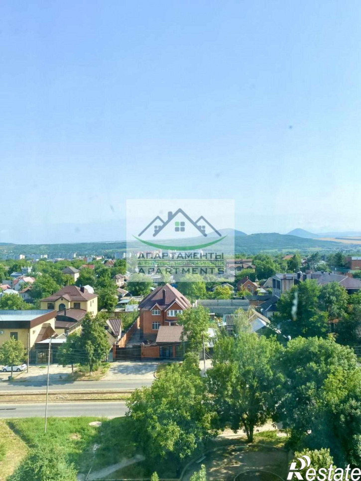 3-комн квартира Ессентукская ул, 36