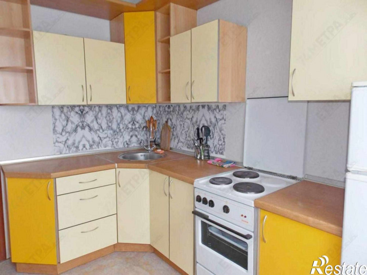 1-комн квартира Братьев Кашириных ул, 95