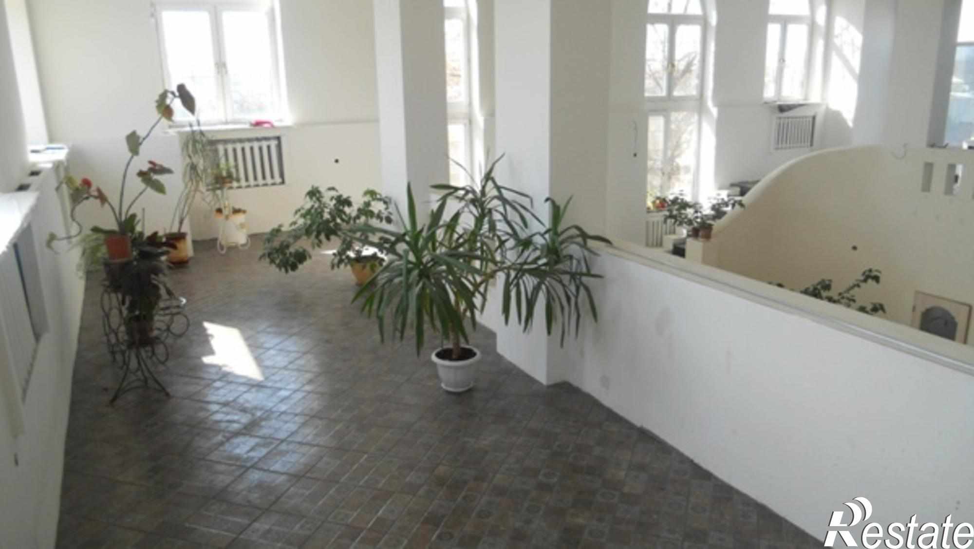 Купить дачу, дом, коттедж за 20 990 000 рублей на Яблочкова ул., 38а