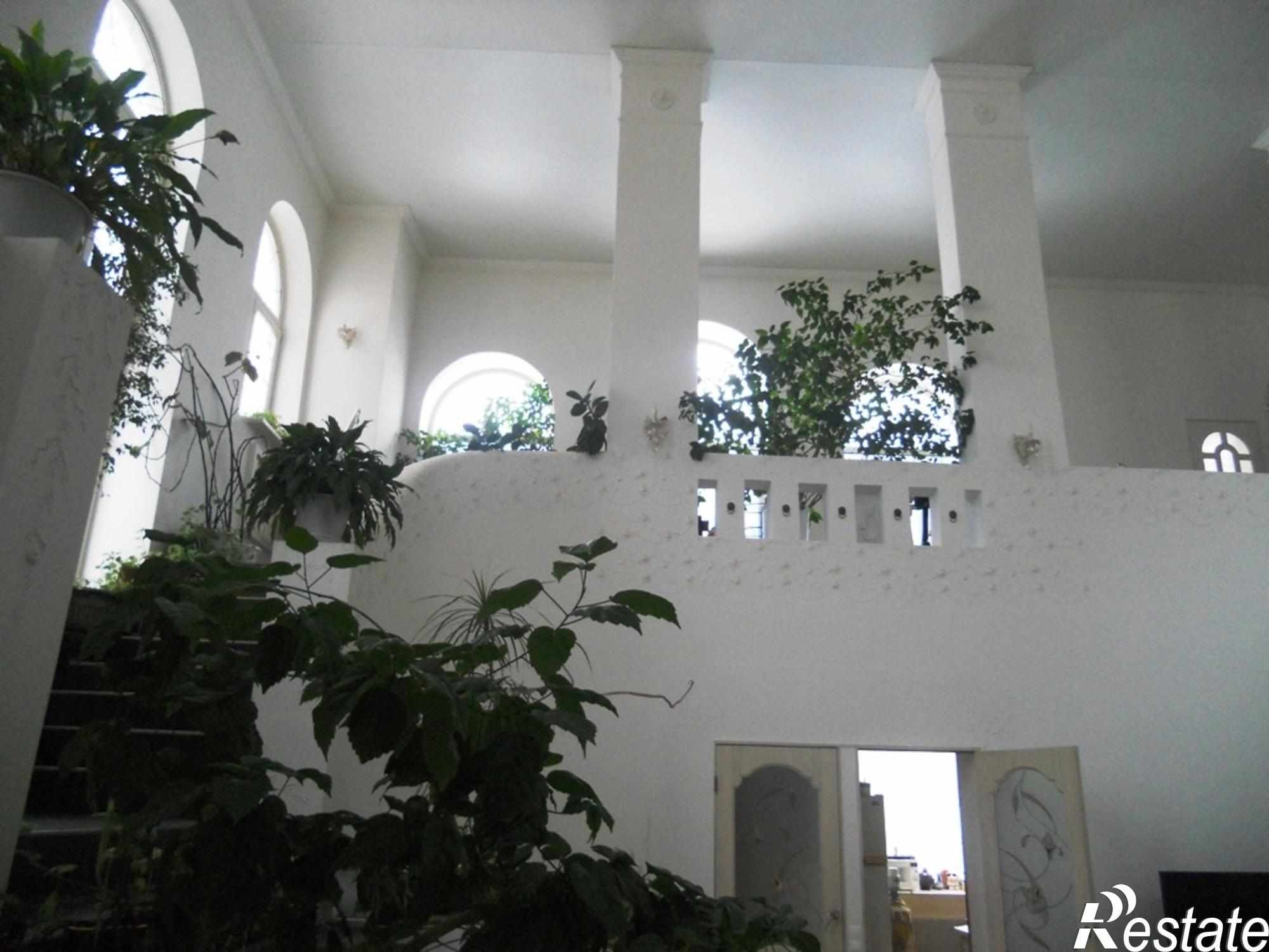 Купить дачу, дом, коттедж за 20 990 000 рублей на Яблочкова ул., 38а