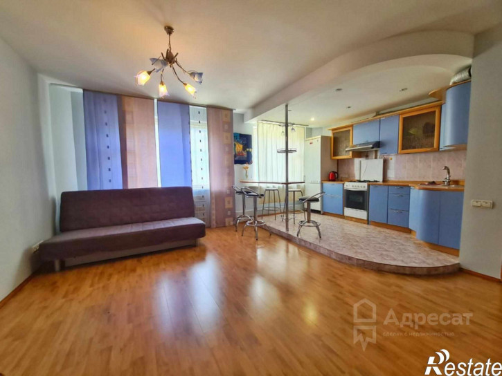 3-комн квартира ул. Нарвская,  д.8