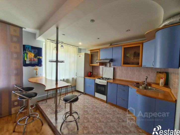 3-комн квартира ул. Нарвская,  д.8