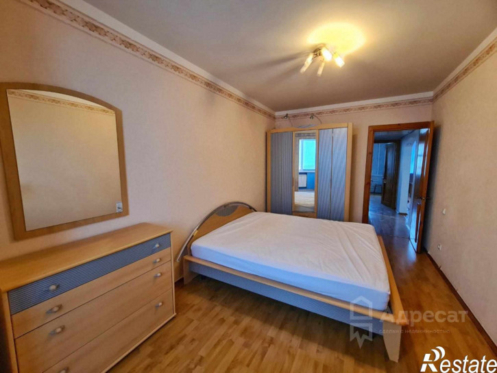 3-комн квартира ул. Нарвская,  д.8