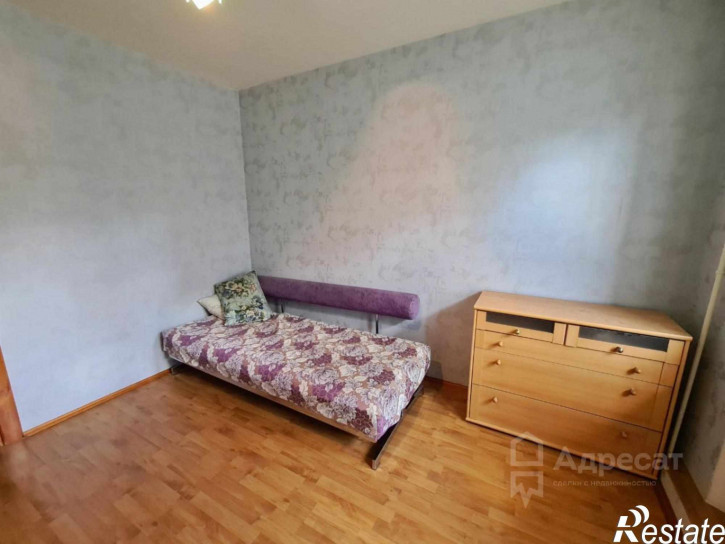 3-комн квартира ул. Нарвская,  д.8