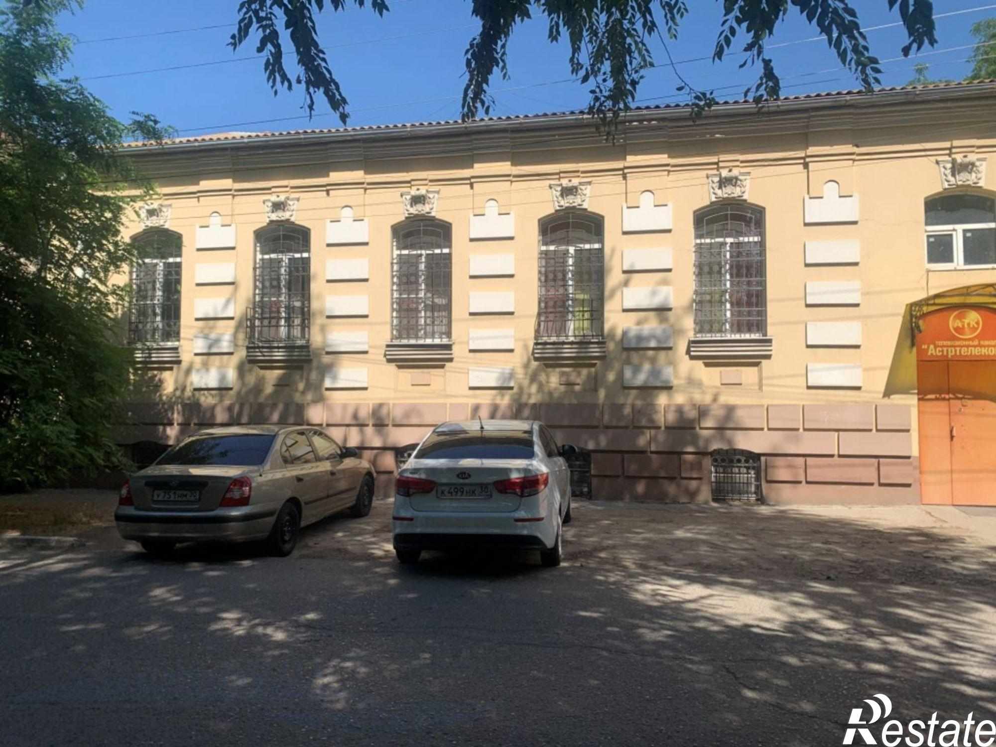 Сдать помещение свободного назначения за 250 000 рублей на г. Астрахань, Кировский р-н, ул. Чехова, д.16