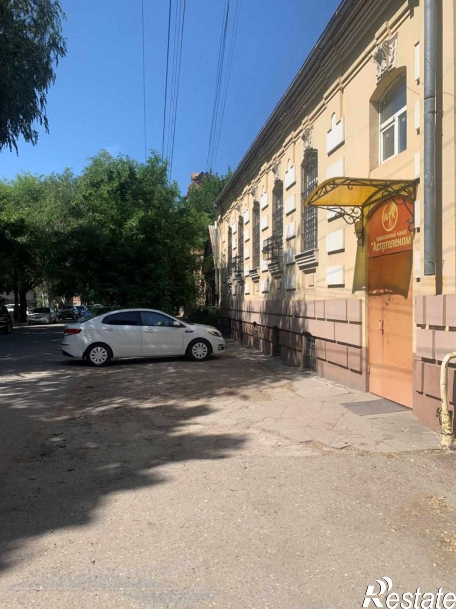 Сдать помещение свободного назначения за 250 000 рублей на г. Астрахань, Кировский р-н, ул. Чехова, д.16