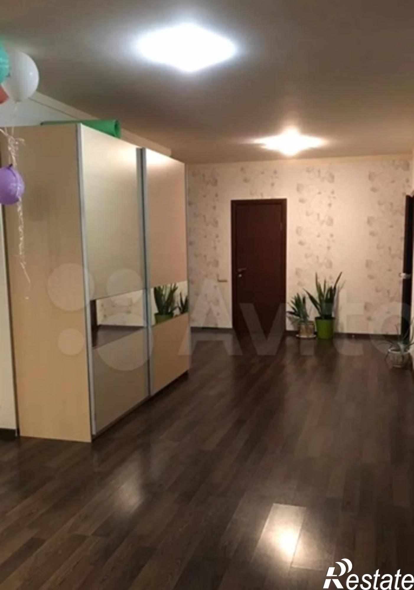Купить квартиру за 15 000 000 рублей на Кирова улица, 101