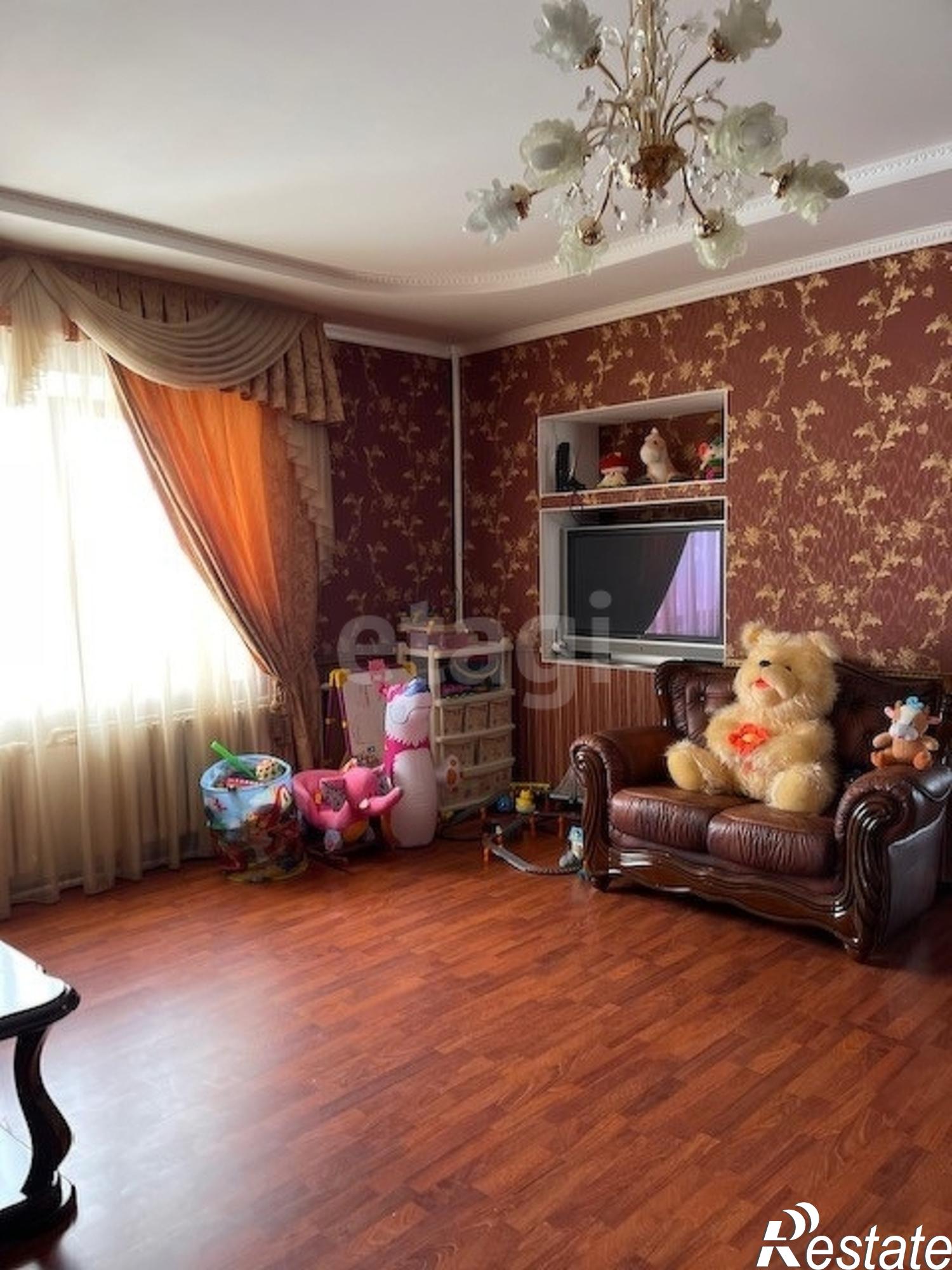 Купить дачу, дом, коттедж за 15 000 000 рублей на Солнечная 6-я,
