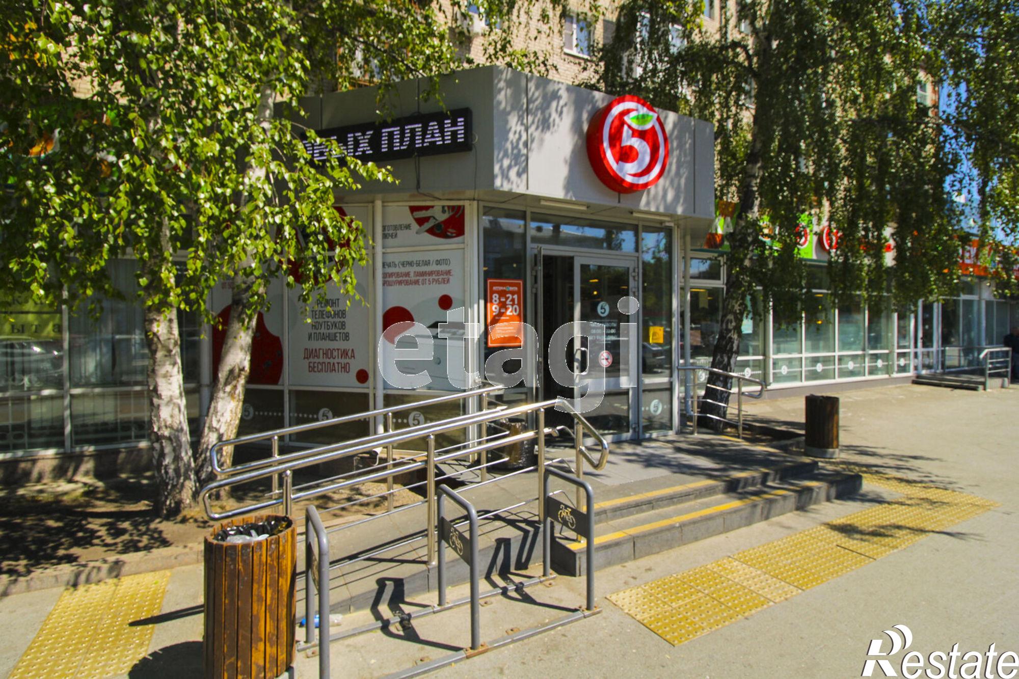 Купить торговое помещение за 210 000 000 рублей на Республики 163