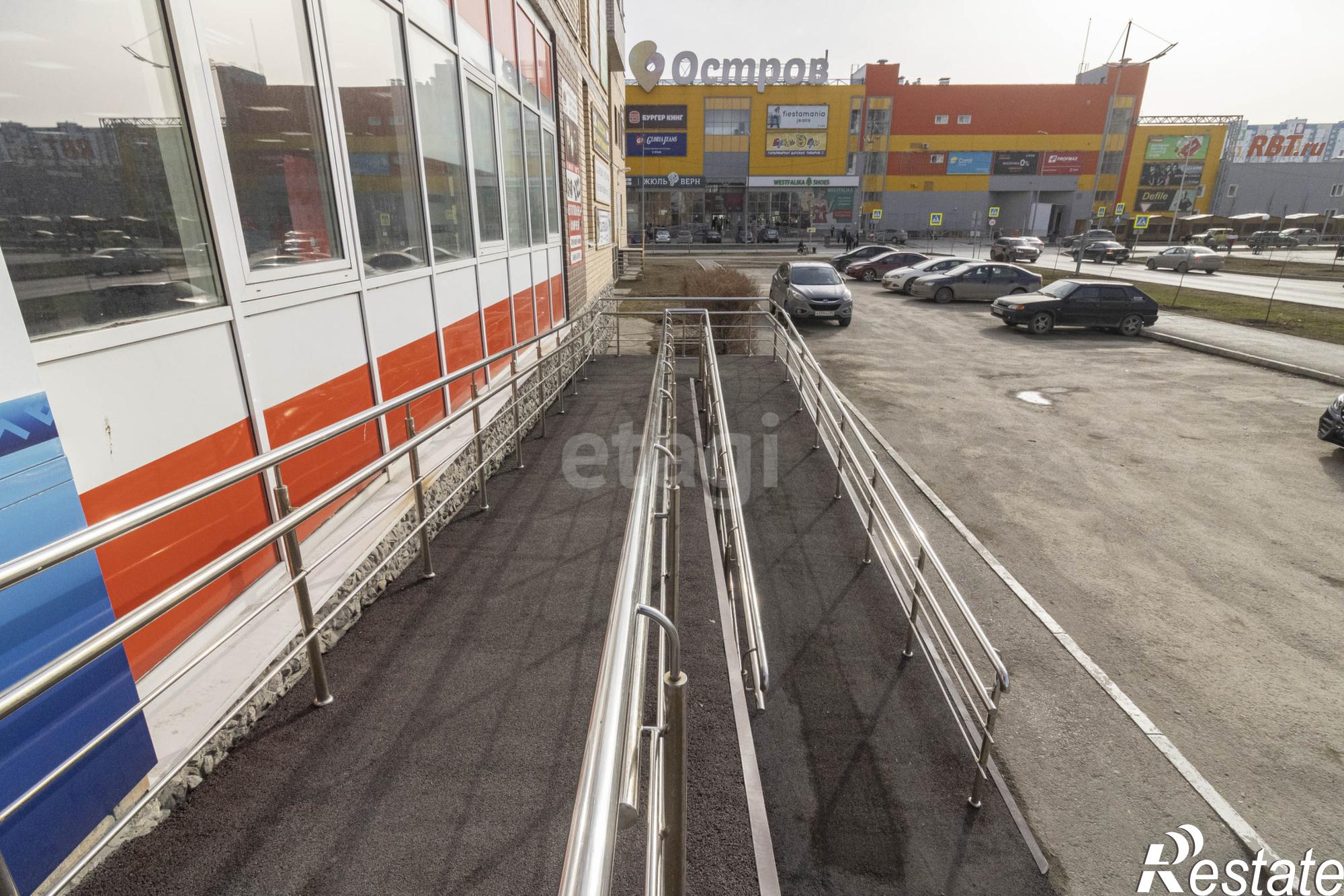 Купить торговое помещение за 277 000 000 рублей на Станислава Карнацевича 4