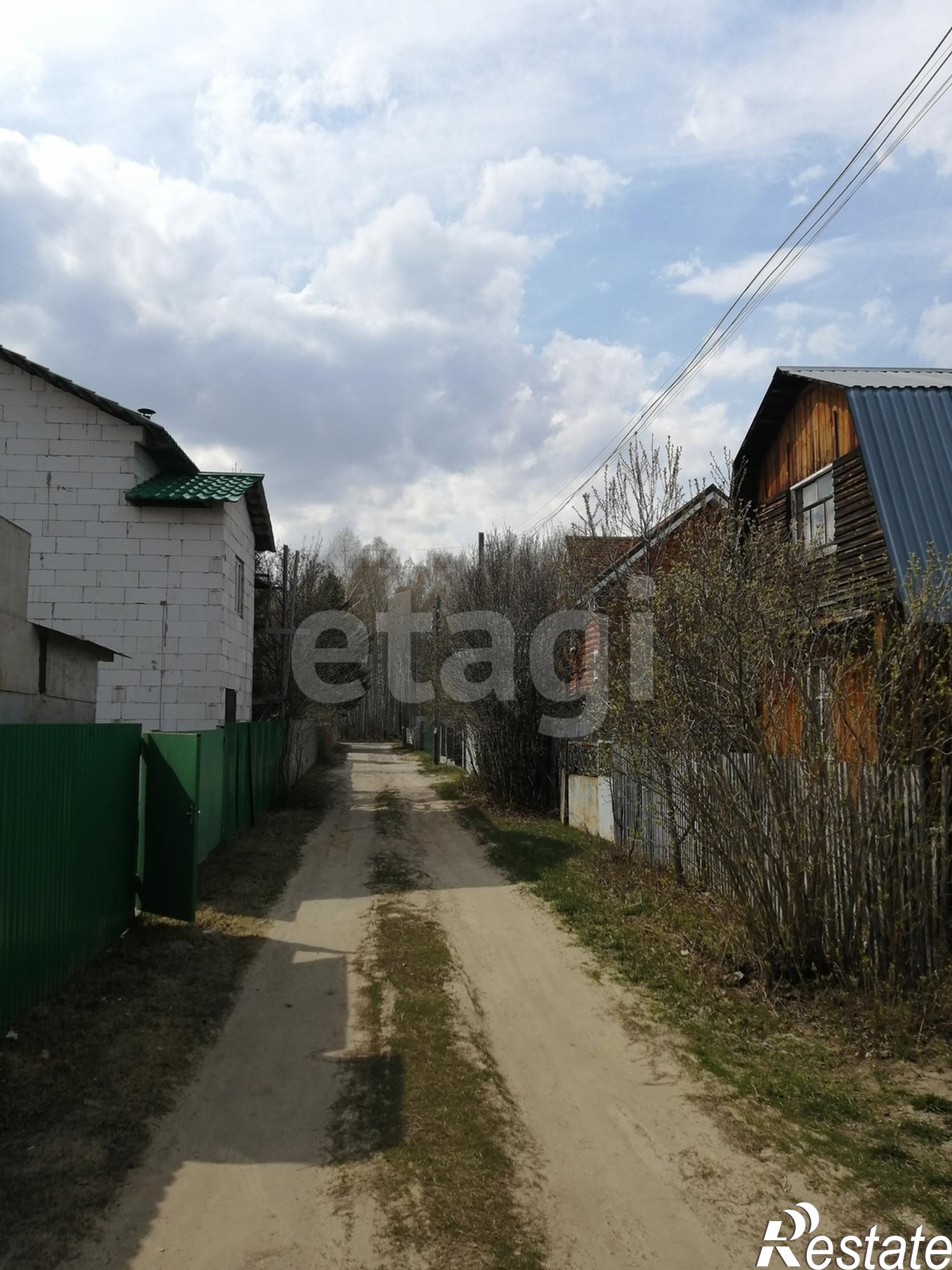 Купить дачу, дом, коттедж за 4 000 000 рублей на 2-я Сосновая,
