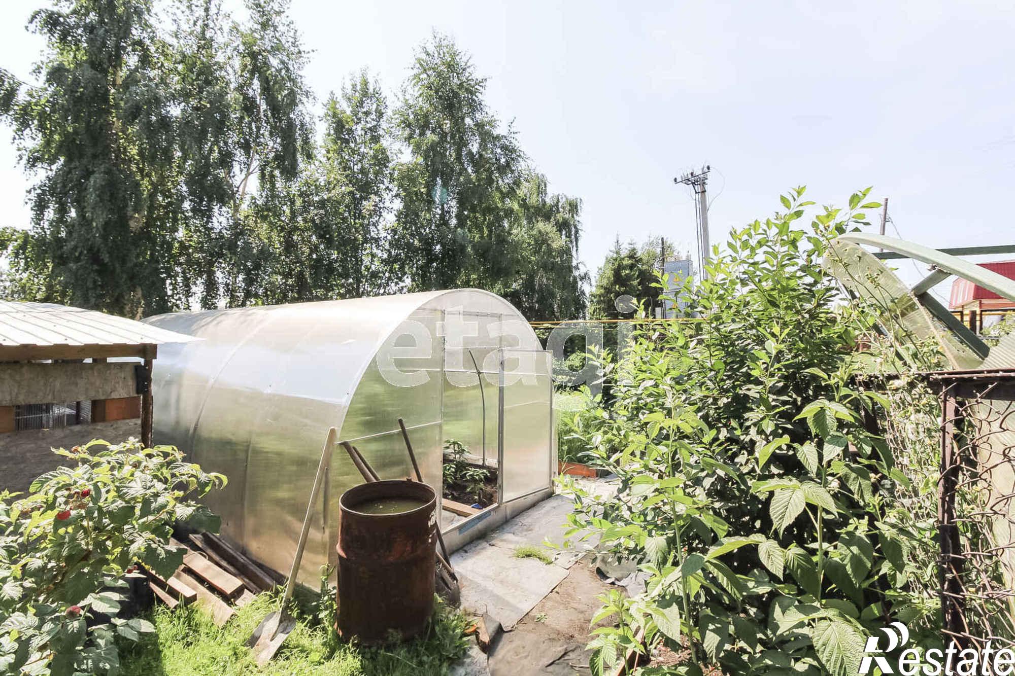 Купить дачу, дом, коттедж за 10 150 000 рублей на Ачинская, 7