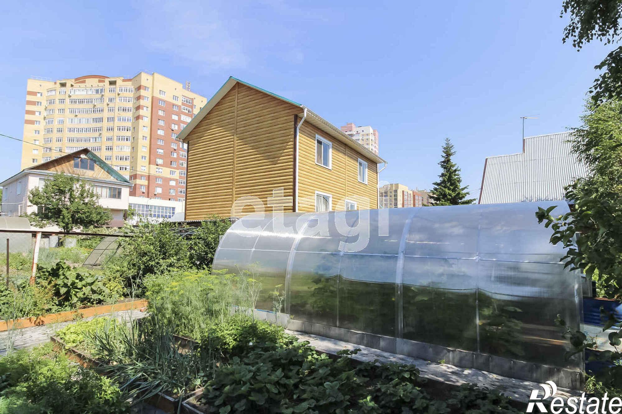 Купить дачу, дом, коттедж за 10 150 000 рублей на Ачинская, 7