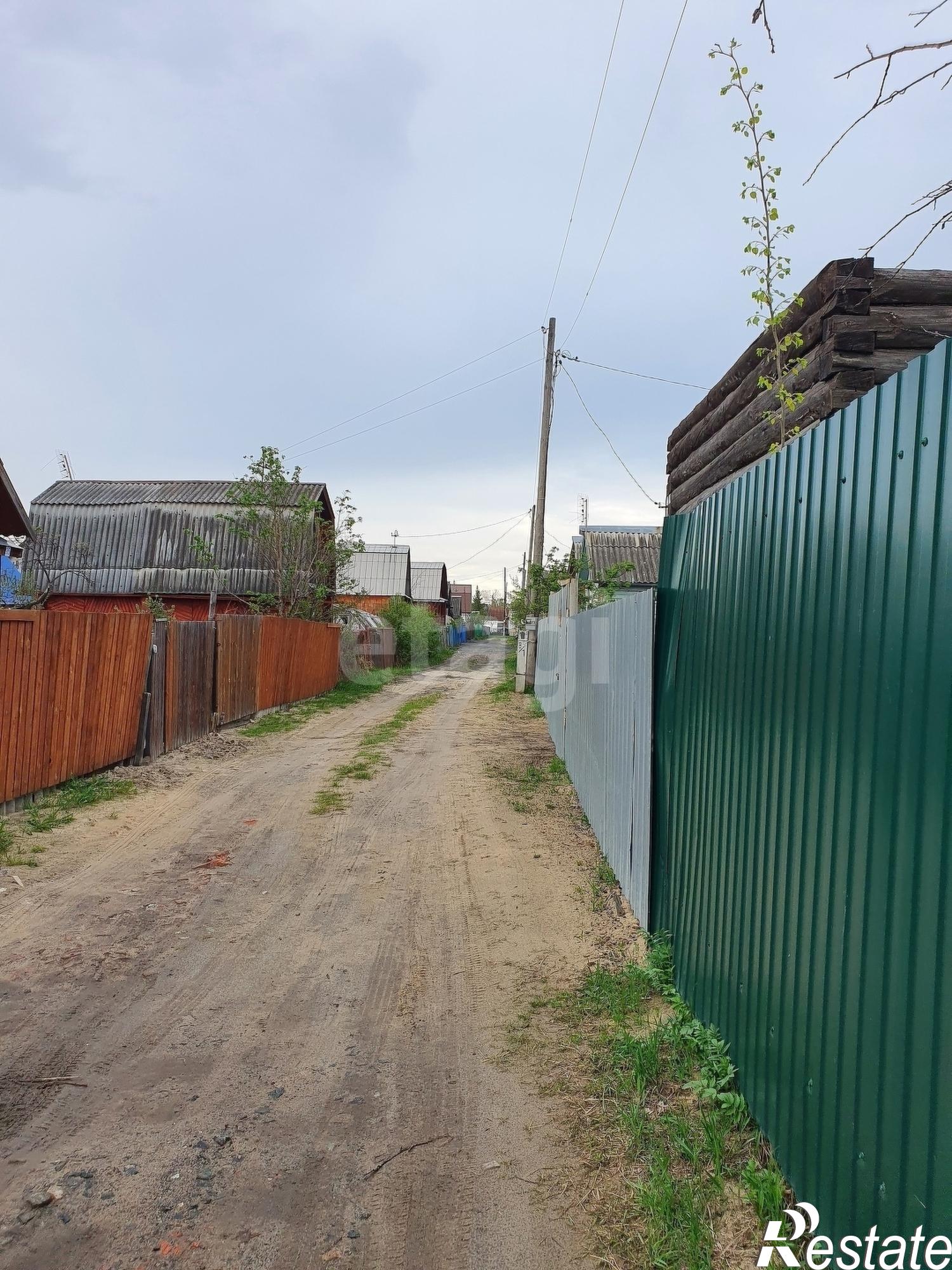 Купить дачу, дом, коттедж за 2 500 000 рублей на Земляничная,