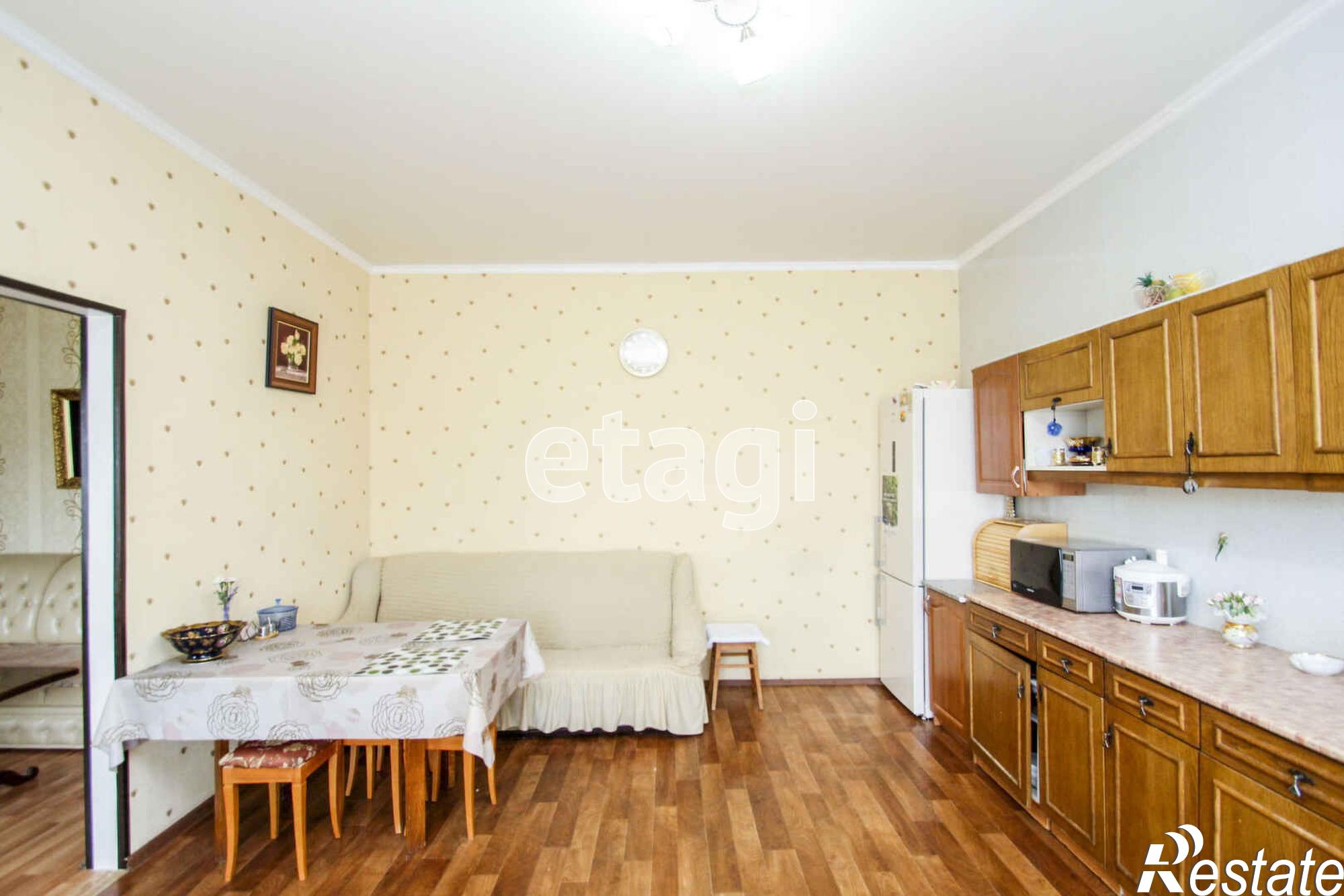 Купить дачу, дом, коттедж за 13 500 000 рублей на Кедровая, 4